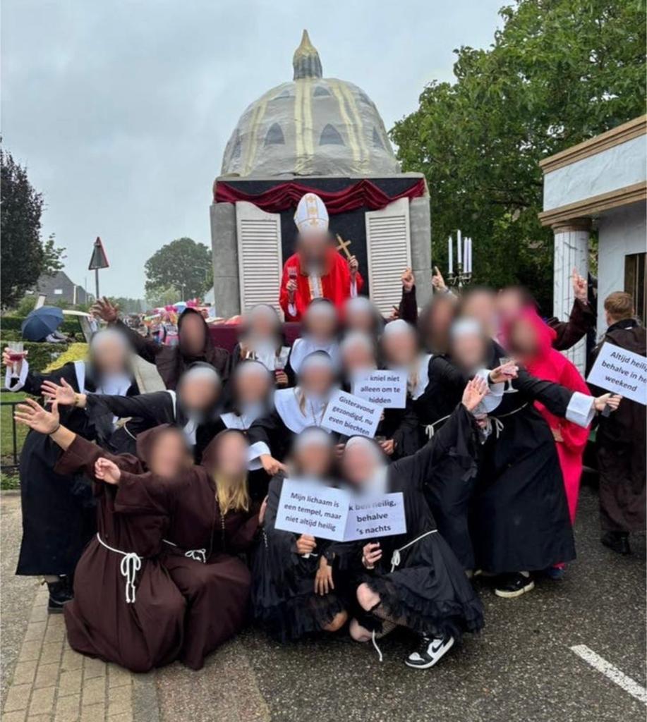 Carnaval/kermiskleding Nonnen en Monikken, Maat 38/40 (M), Carnaval, Ophalen of Verzenden, Zo goed als nieuw