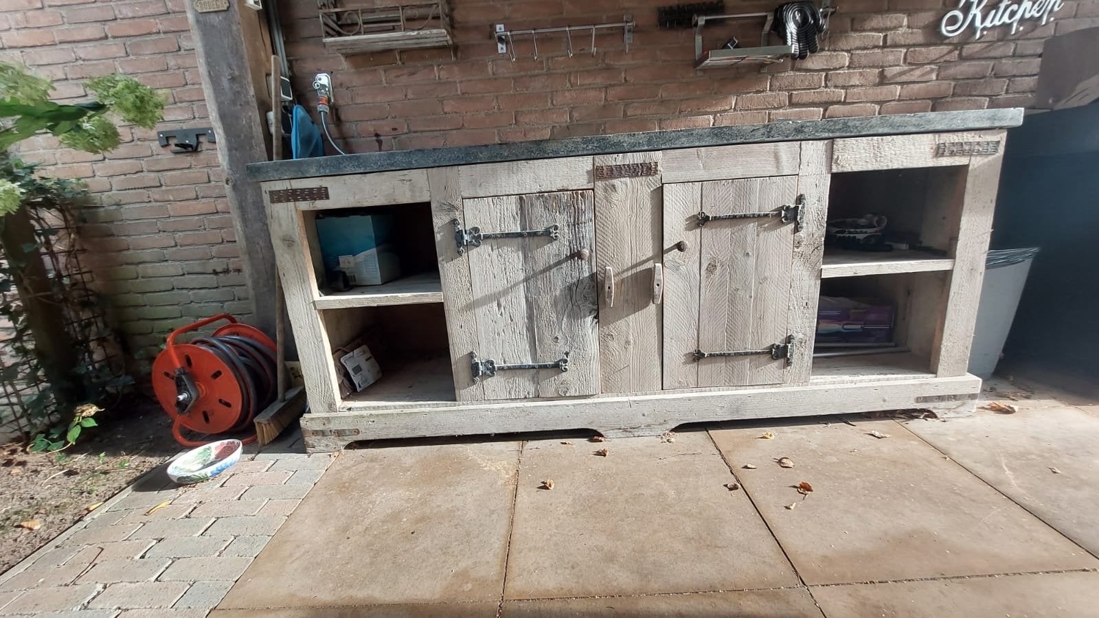 Robuuste houten buitenkeuken meubel met graniet blad, Ophalen, Gebruikt, Houtskool, Vrijstaand