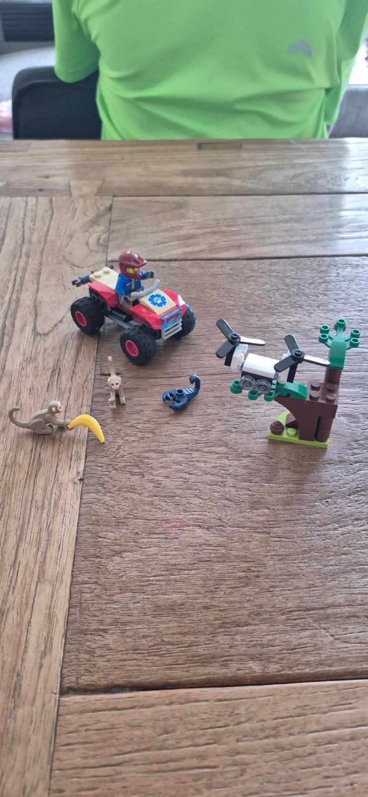Lego city 60300 auto drone aapjes boom, Ophalen of Verzenden, Zo goed als nieuw