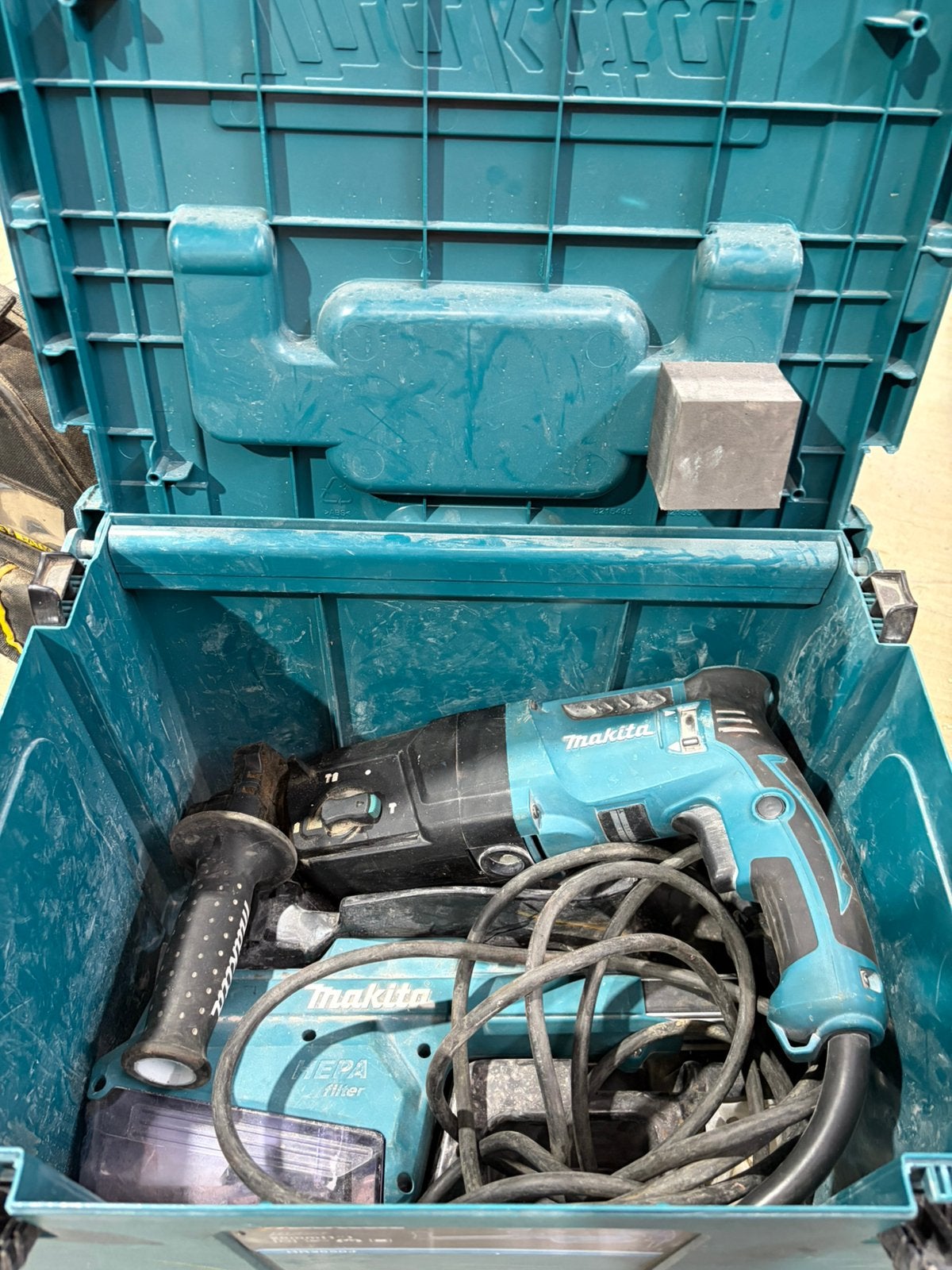 Makita klopboor met afzuiging, Doe-het-zelf en Verbouw, Ophalen, Zo goed als nieuw, Boor- en/of Breekhamer