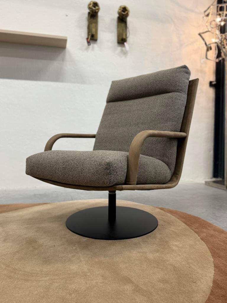 Nieuw Leolux Kudo Two fauteuil Mondo stof leer Design Stoel, Leolux, Nieuw, 75 tot 100 cm, Ophalen of Verzenden