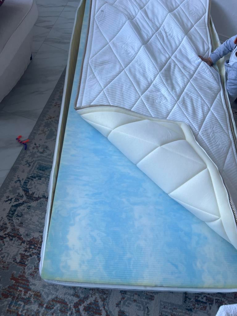 Comfortabel traagschuim matras, zo goed als nieuw, Huis en Inrichting, Ophalen, 90 cm, Eenpersoons, Zo goed als nieuw