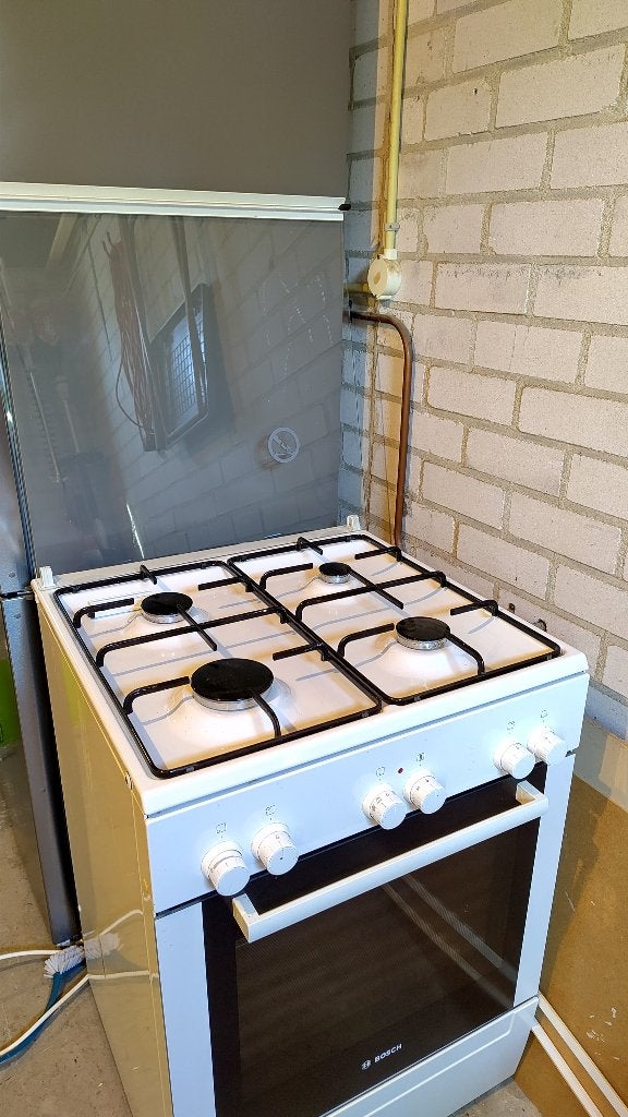 Gasfornhuis met elektrische oven, Witgoed en Apparatuur, Fornuizen, Ophalen, 4 kookzones, Zo goed als nieuw, Gas