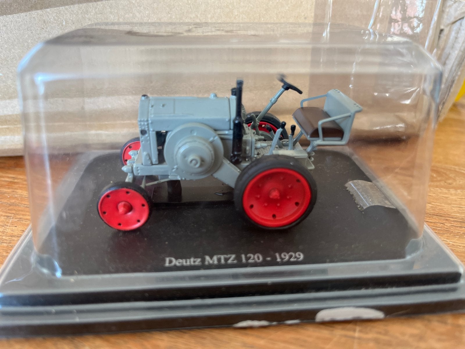 Deutz MTZ 120 - 1929 schaalmodel, Hobby en Vrije tijd, Ophalen of Verzenden, Zo goed als nieuw, Overige typen, Overige merken