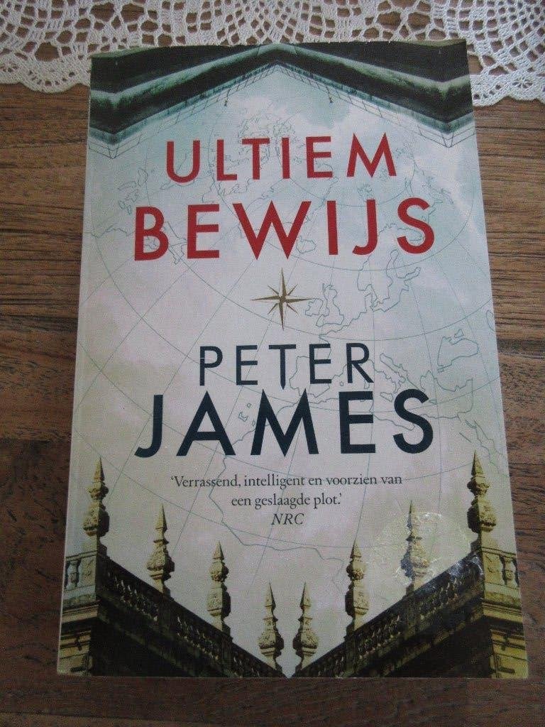 Ultiem bewijs. Peter James, Ophalen of Verzenden, Zo goed als nieuw, Peter James