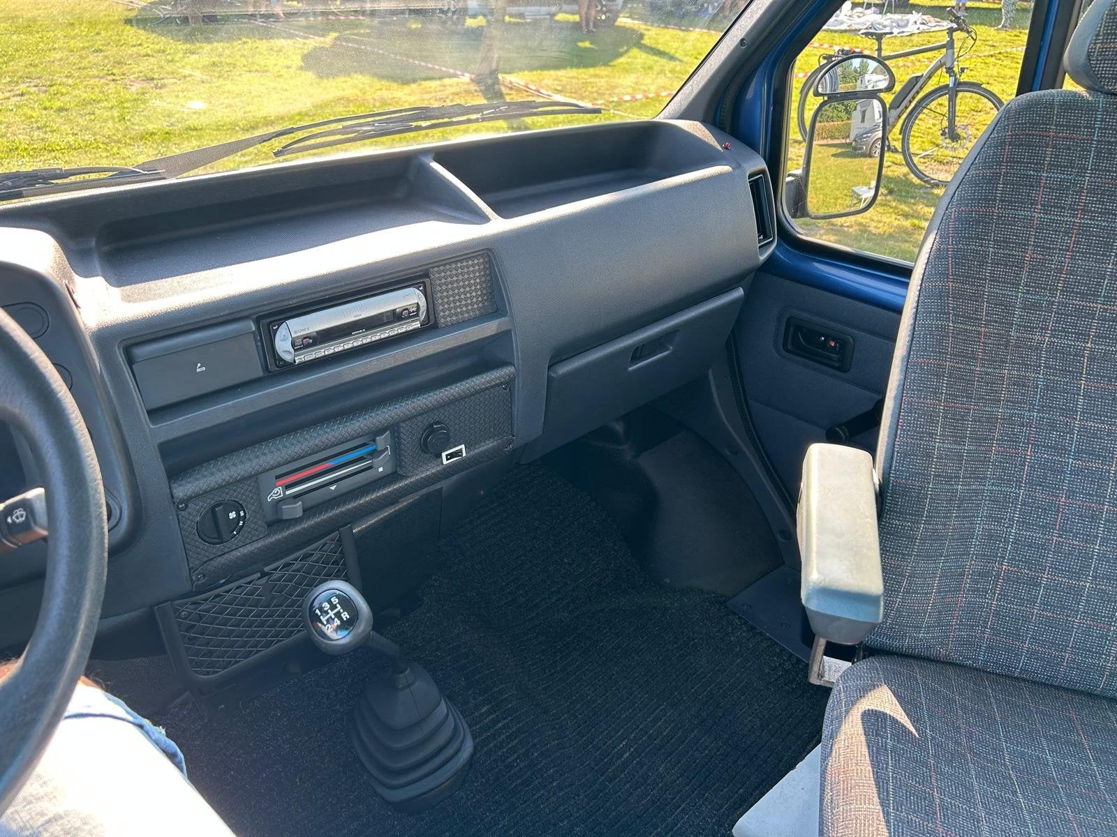 Foto 12 van Ford TRANSIT 80D ORINELE FABRIEKS BUSCAMPER 4 SLAAP PLAATSEN