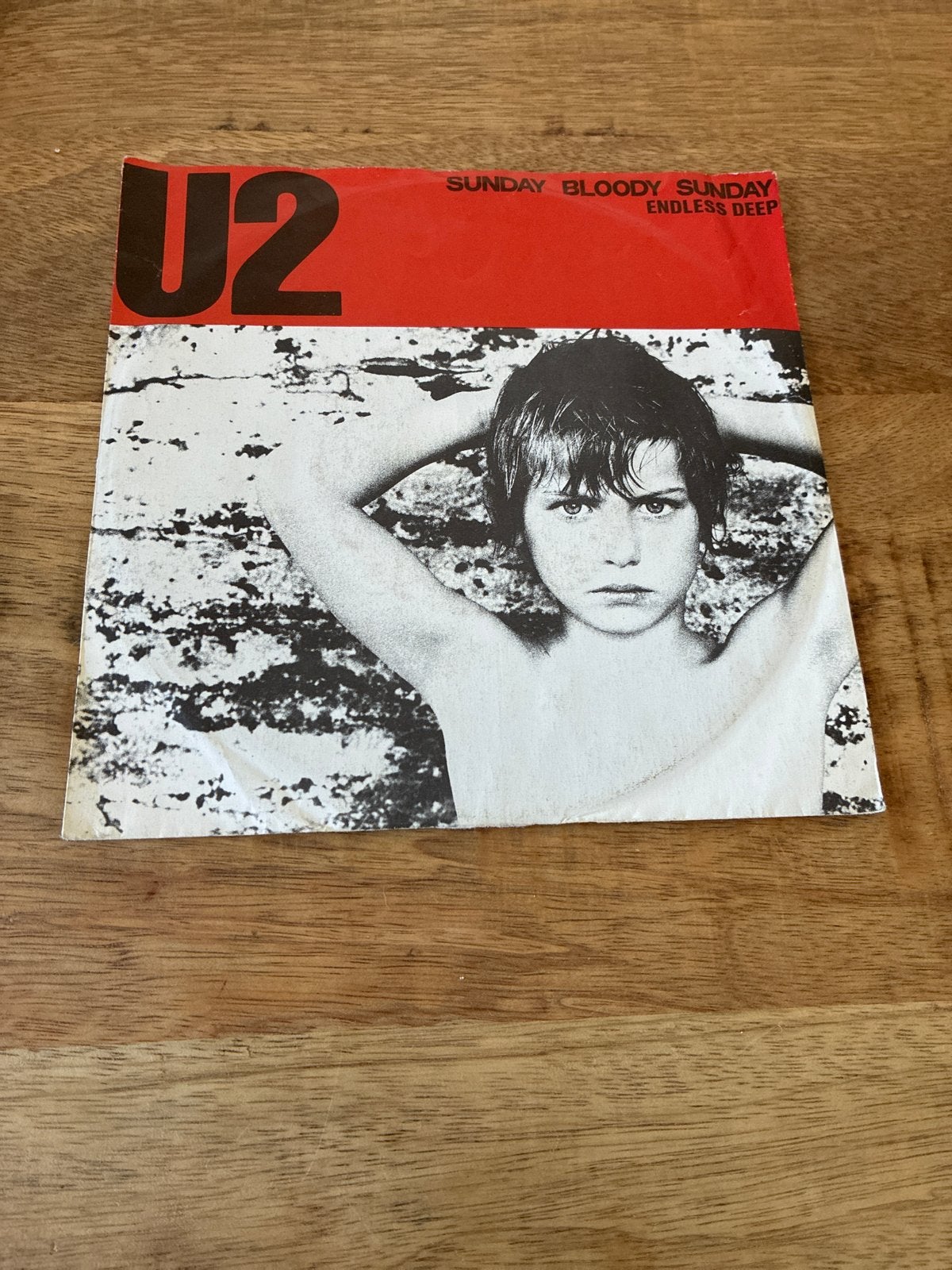 U2 - Sunday Bloody Sunday / Endless Deep 7 inch single, 7 inch, Ophalen of Verzenden, Zo goed als nieuw, EP