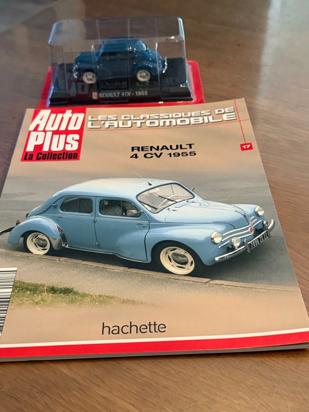 Renault 4CV 1955 modelauto met tijdschrift, Ophalen of Verzenden, Nieuw, Overige typen