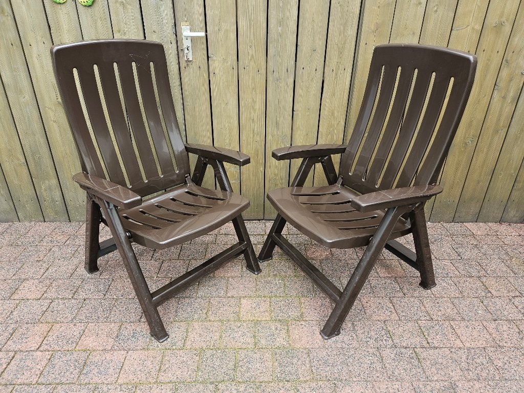 2 JARDIN kunststof stoelen / standenstoelen, Kunststof, Twee, Bruin, Tuinstoelen
