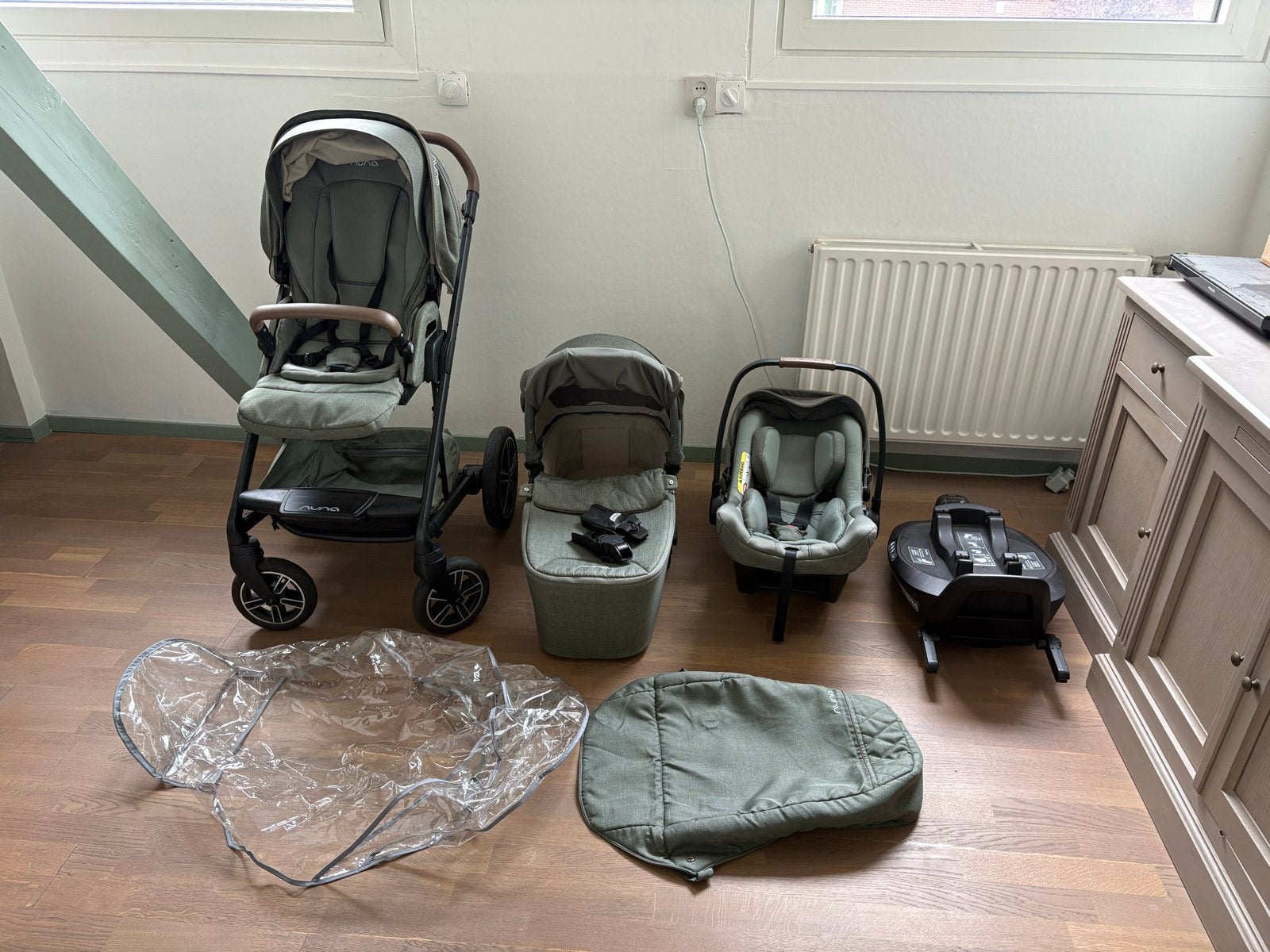 Nuna Mixx Next Combiwagen met reiswieg, autostoel en base, Zo goed als nieuw, Combiwagen, Met autostoeltje, Ophalen