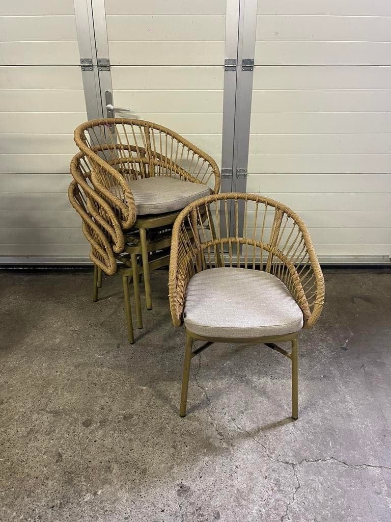 12 stuks mooie luxe outdoor horeca terras stoelen zand/beige, Tuin en Terras, Ophalen, Zo goed als nieuw