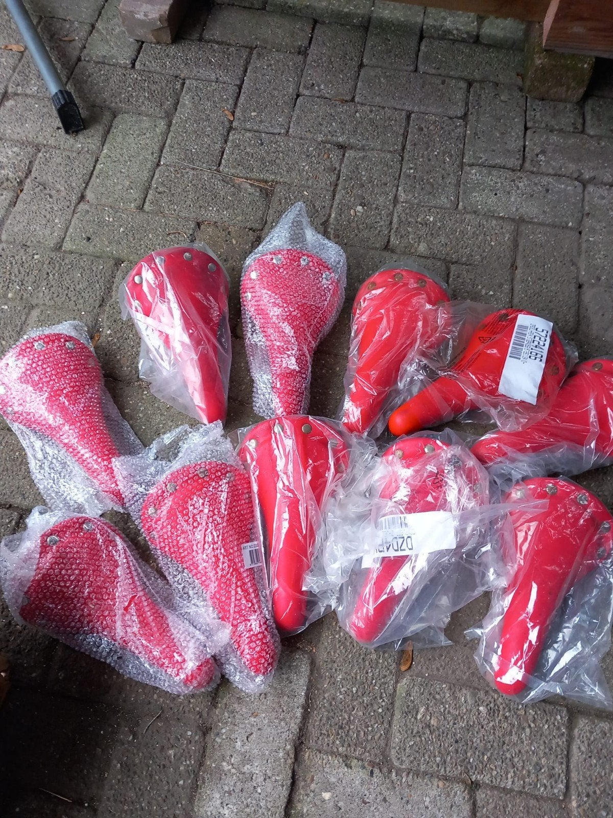 Partij van 11 Rode Vintage Racefiets zadels., Ophalen, Mountainbike, Partij van 11 Rode Vintage Racefiets zadels., Zo goed als nieuw