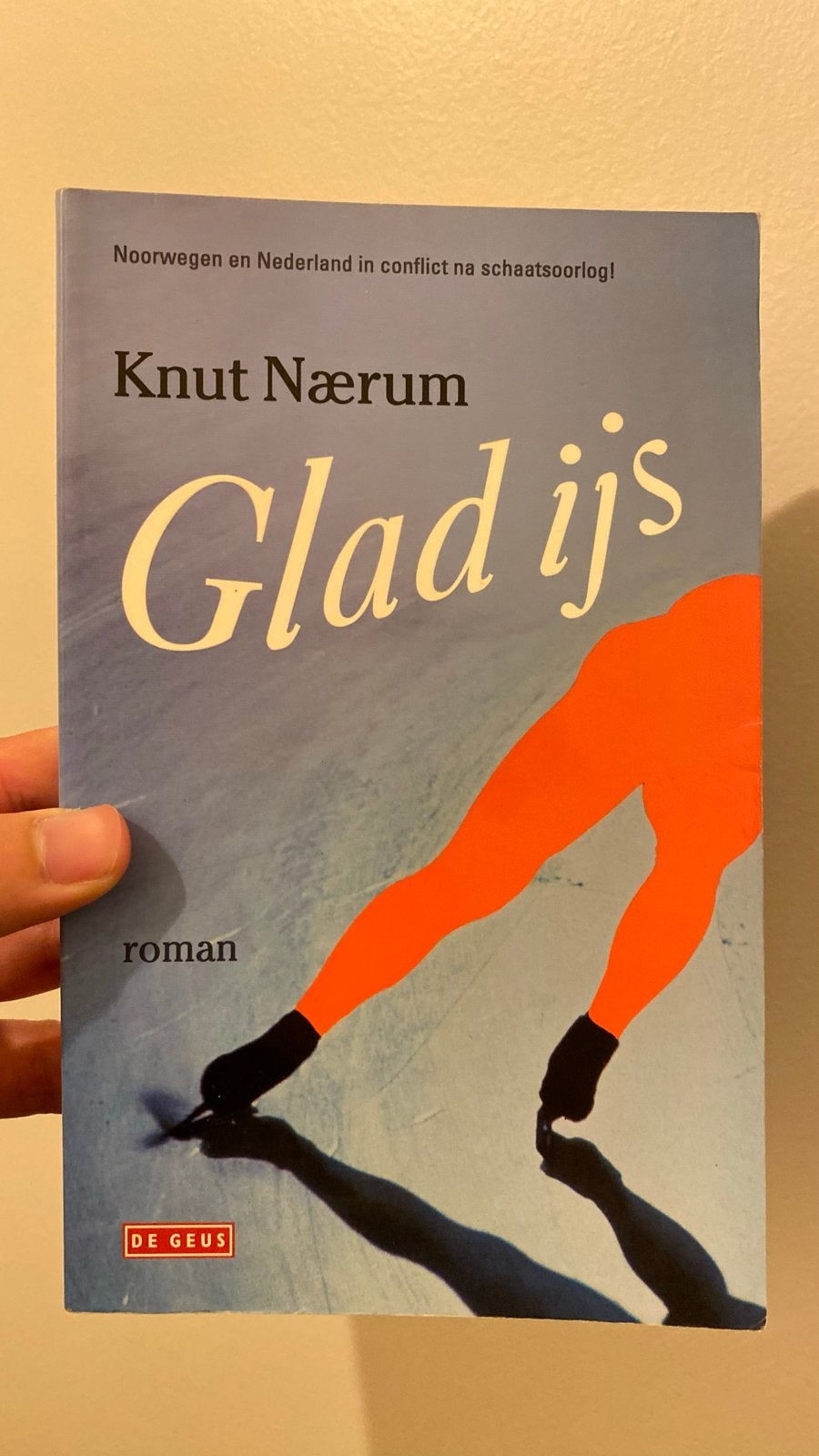 Glad ijs - Knut Nærum (roman), Ophalen of Verzenden, Gelezen, Nederland