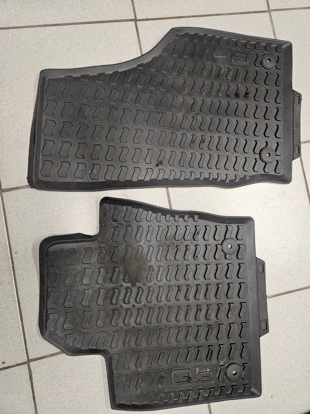 Rubberen automatten Audi Q3 (vanaf 2019, geen Sportback), Ophalen, Gebruikt