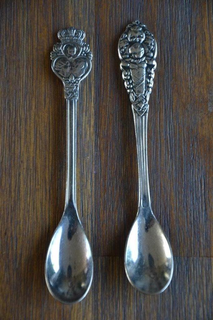 2 theelepels koninklijkhuis., Antiek en Kunst, Antiek | Bestek, Ophalen of Verzenden
