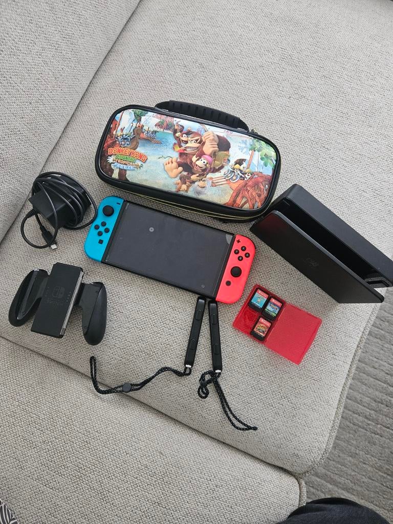 Nintendo Switch OLED + 3 Games  | Nieuwstaat |, Spelcomputers en Games, Spelcomputers | Nintendo Switch, Switch OLED, Met games