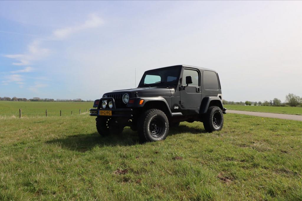 Jeep Wrangler 4.0 I 130KW Hard TOP 1998 Zwart, 3960 cc, Handgeschakeld, Wrangler, 177 pk