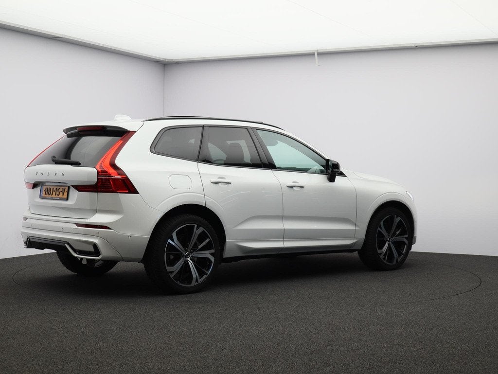Volvo XC60 T6 AWD Plug-in hybrid Ultra Dark / Head up displ, Gebruikt, 4 cilinders, 180 min, Wit