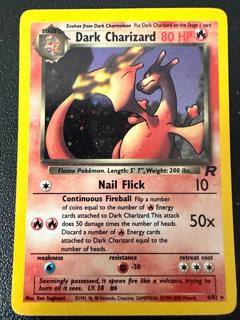 Dark Charizard Pokémon Kaart Swirl 4/82 - Base Set 1999-2000, Hobby en Vrije tijd, Verzamelkaartspellen | Pokémon, Ophalen of Verzenden