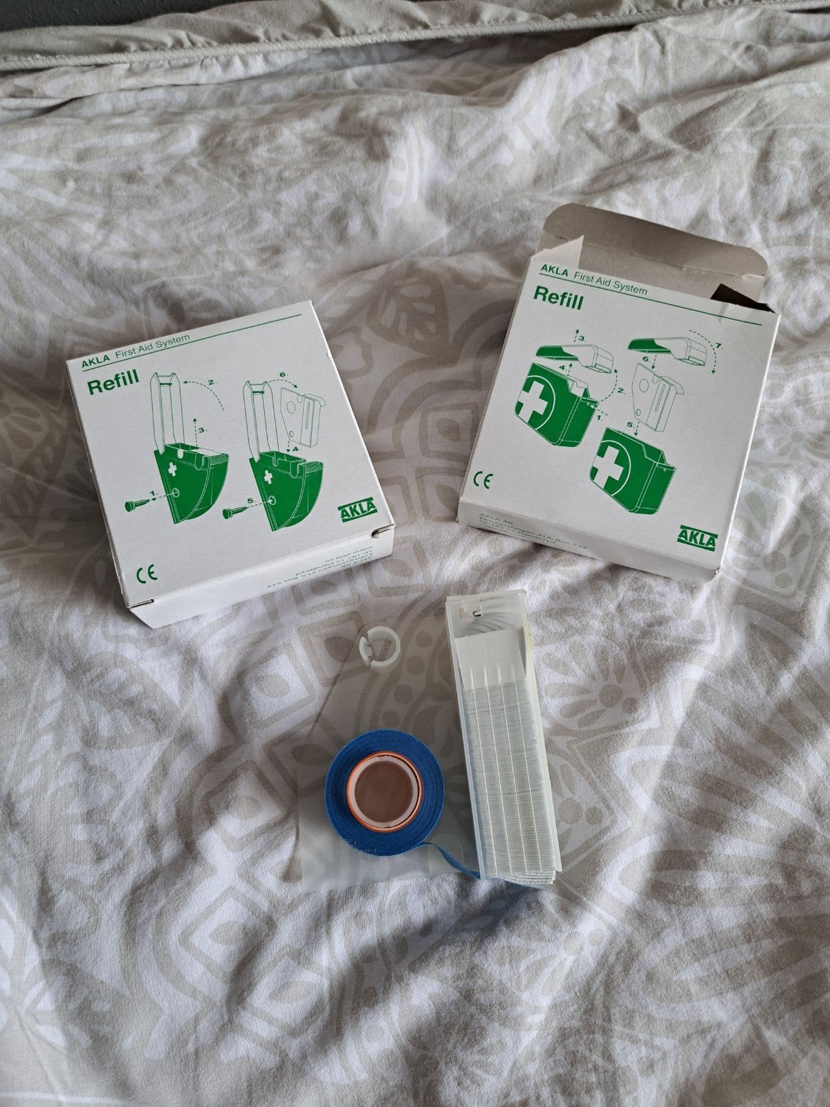 Nieuw 2x Akla refill pleisterdispencer, Diversen, Verpleegmiddelen, Ophalen of Verzenden, Nieuw