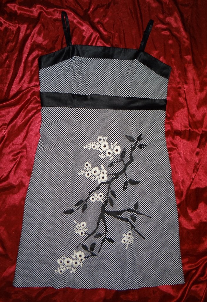 Leuke zwart/wit gebloemde Steps jurk, Kleding | Dames, Zwart, Maat 42/44 (L), Ophalen of Verzenden, Knielengte
