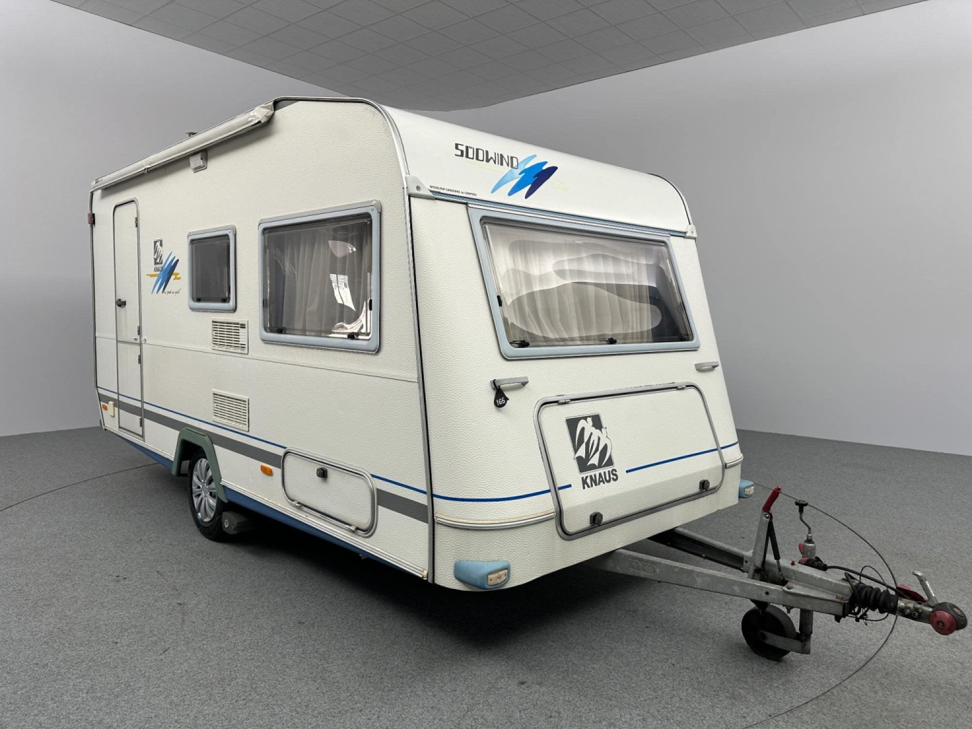Knaus Südwind 400 TS As Good as Gold Mover Zakluifel, Caravans en Kamperen, Caravans, Vast bed, Bedrijf, Treinzit, 750 - 1000 kg