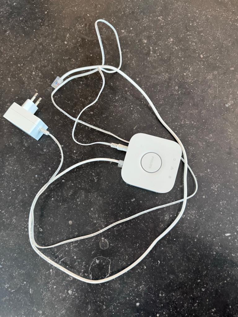 Hue bridge 2x, Ophalen, Zo goed als nieuw
