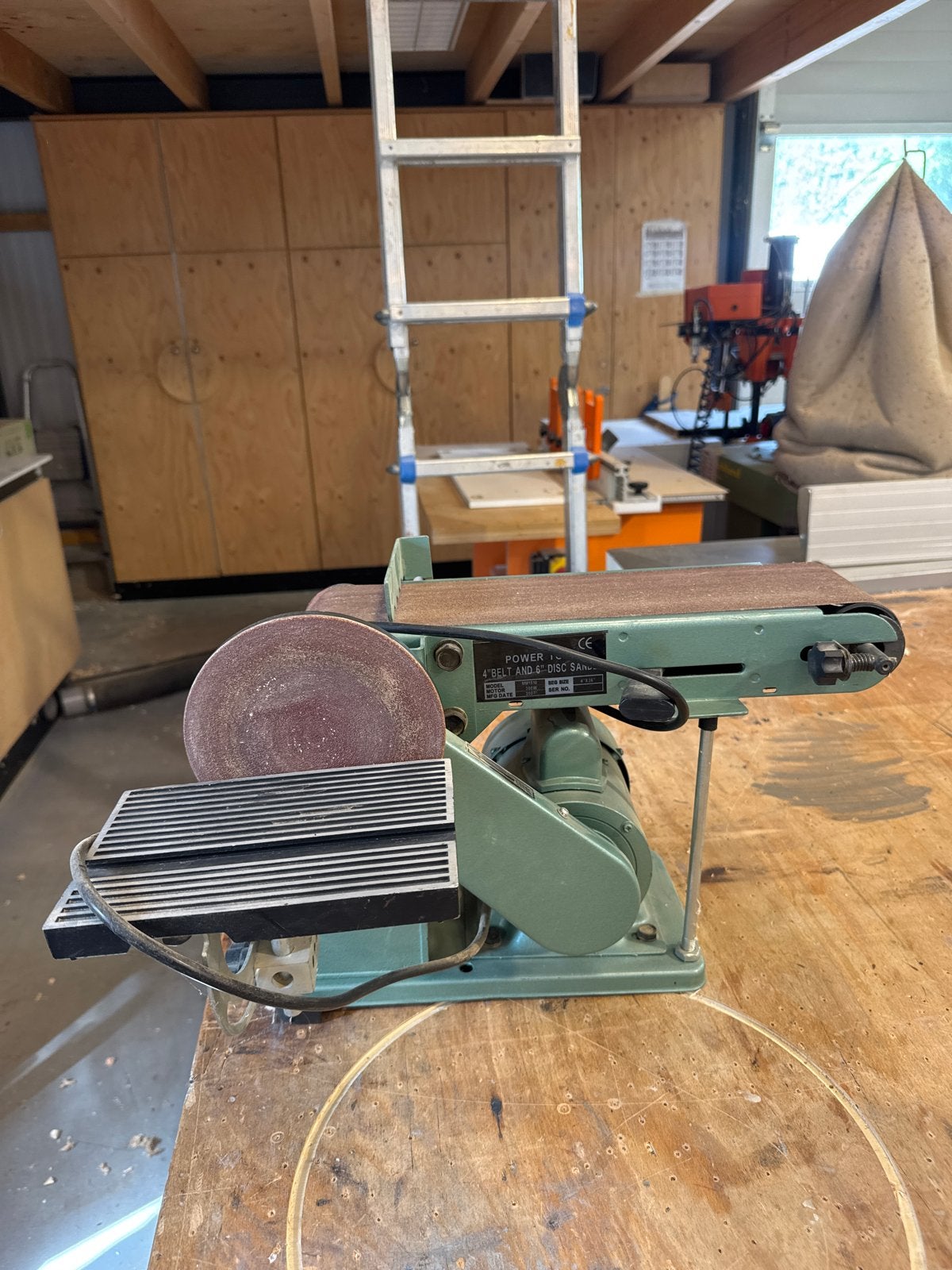 POWER TOOL 4" BELT AND 6" DISC SANDER, Ophalen, Gebruikt, Minder dan 600 watt, Overige typen