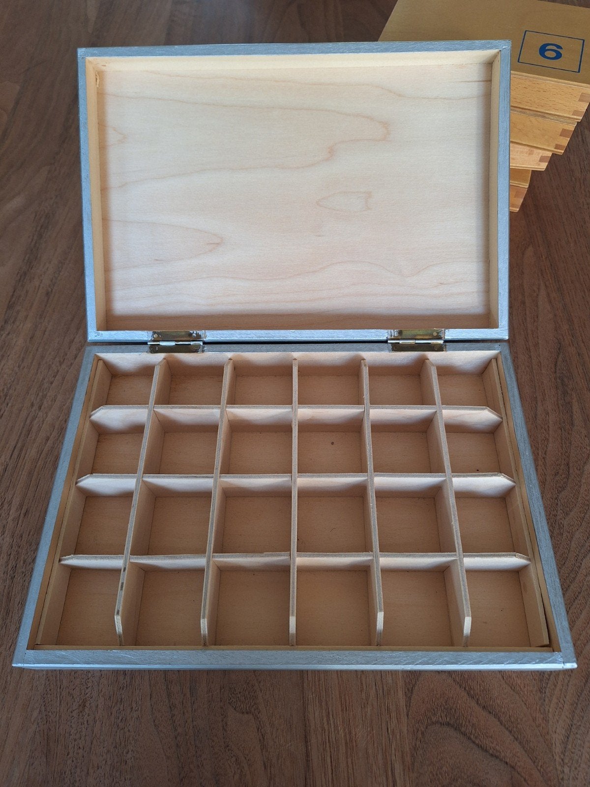 Houten opbergdoos met vakjes - 28x18x5 cm, Gebruikt, Zilver, Knutselmateriaal, Hout