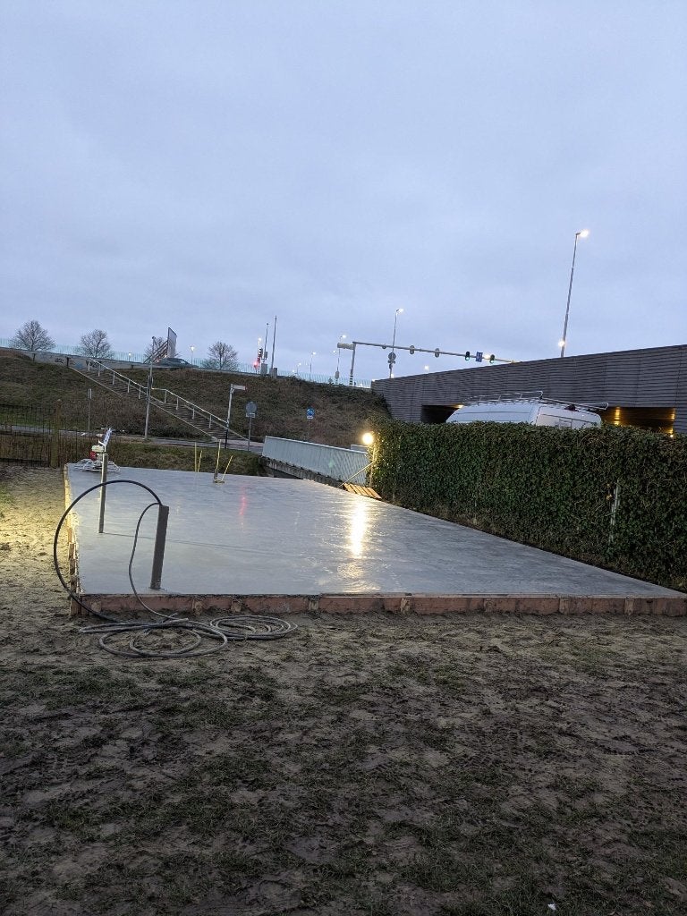 betonvloeren gestort en gevlinderd!