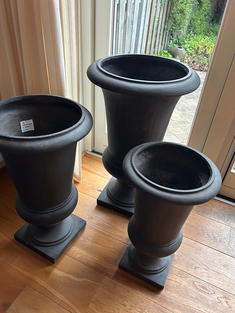 Set van drie vazen voetvazen bloembakken bloempotten, Tuin en Terras, Bloempotten, Kunststof, Rond, Zo goed als nieuw, Balkon