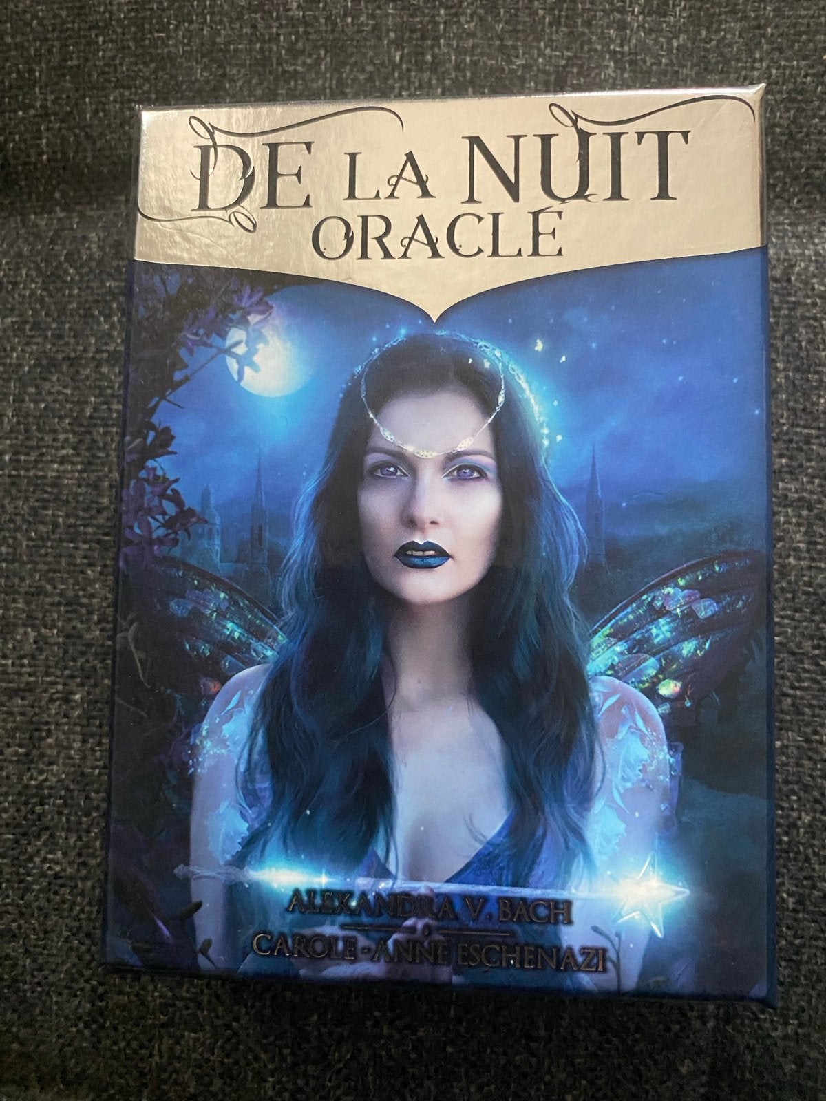 De La Nuit Oracle: Boek en 30 kaarten, als nieuw, Ophalen of Verzenden, Zo goed als nieuw, Tarot of Kaarten leggen, Overige typen