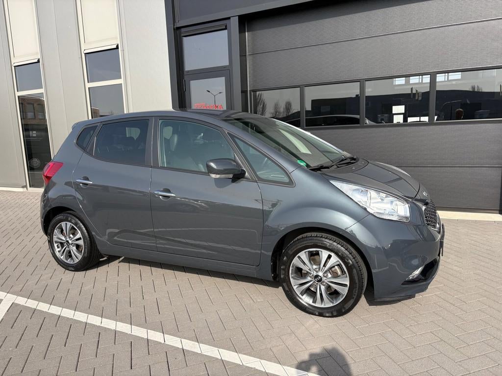 Kia VENGA 1.6 CVVT Dynamic plus camers 16 inch navigatie sto, 15 km/l, Gebruikt, 4 cilinders, Leder en Stof