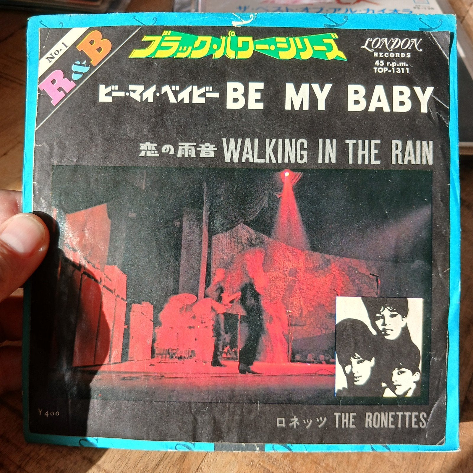 The Ronettes - Be My Baby / Walking in the Rain (Jap. pers, Inclusief insert, Ophalen of Verzenden, 7 inch, Pop