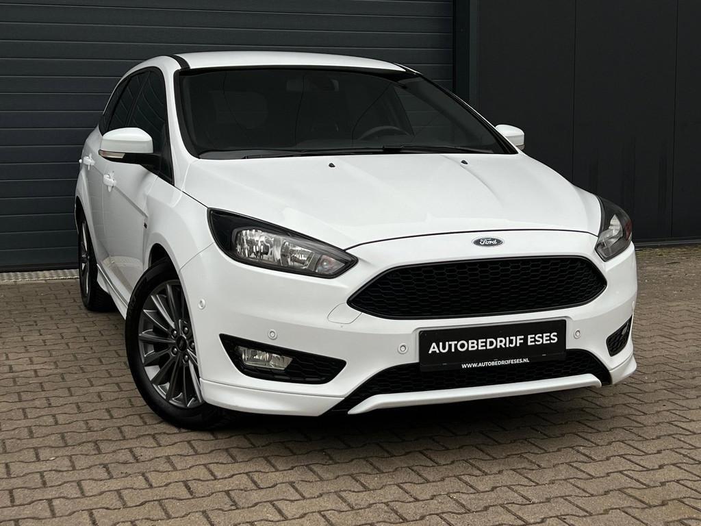 Ford Focus 1.0 ST-Line |MF-STUUR|CLIMATE|KEYLESS GO|STOELVW, Gebruikt, Met garantie (alle), Wit, Origineel Nederlands