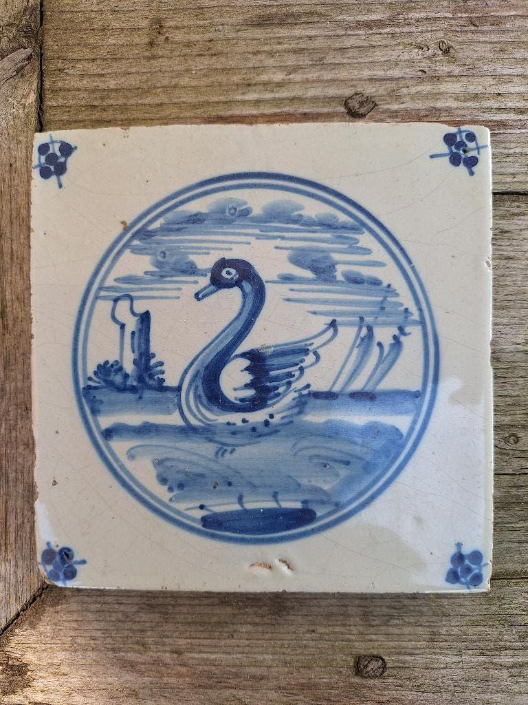 Antieke wandtegel, zwaan, Ophalen of Verzenden