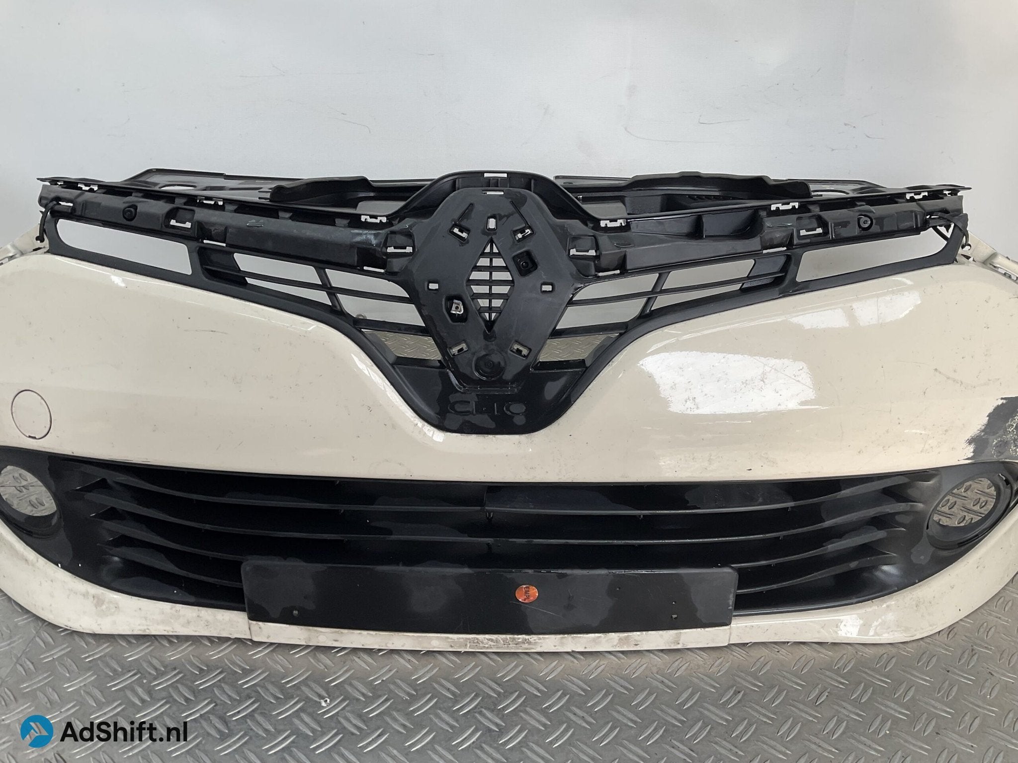 Bumper Renault Clio 4 2012-2015 620221112R Voorbumper F3-180, Bumper