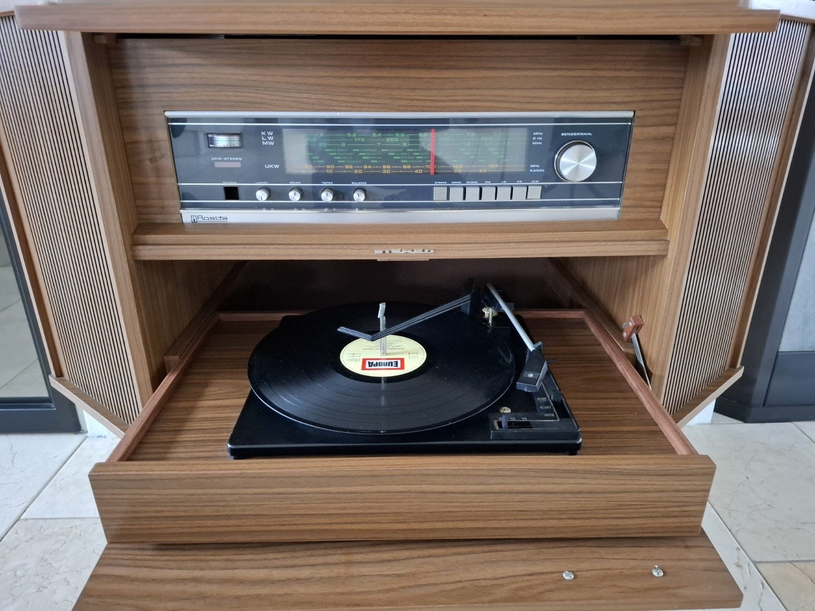 Vintage Radiomeubel met Platenspeler Jaren 60/70, Ophalen