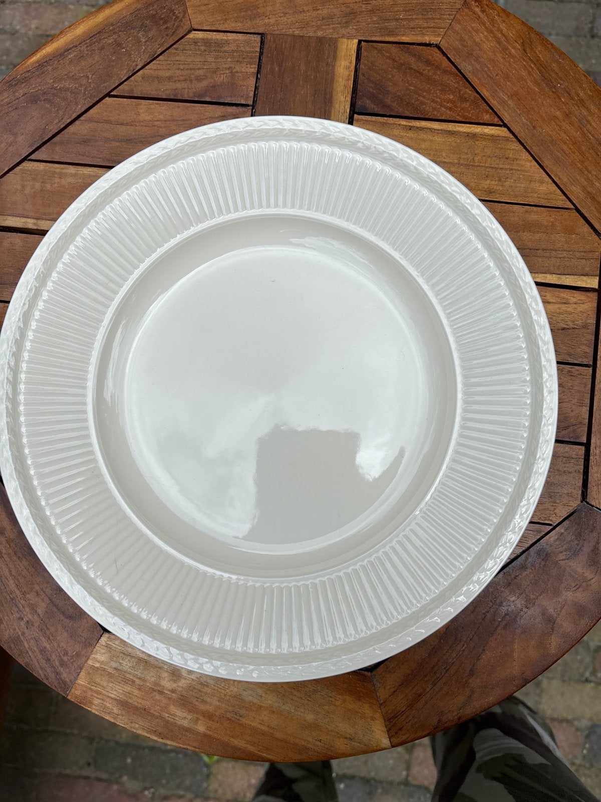 Wedgwood Queen's Ware EDME taart  bord - Made in England, Huis en Inrichting, Keuken | Servies, Verzenden, Zo goed als nieuw, Bord(en)