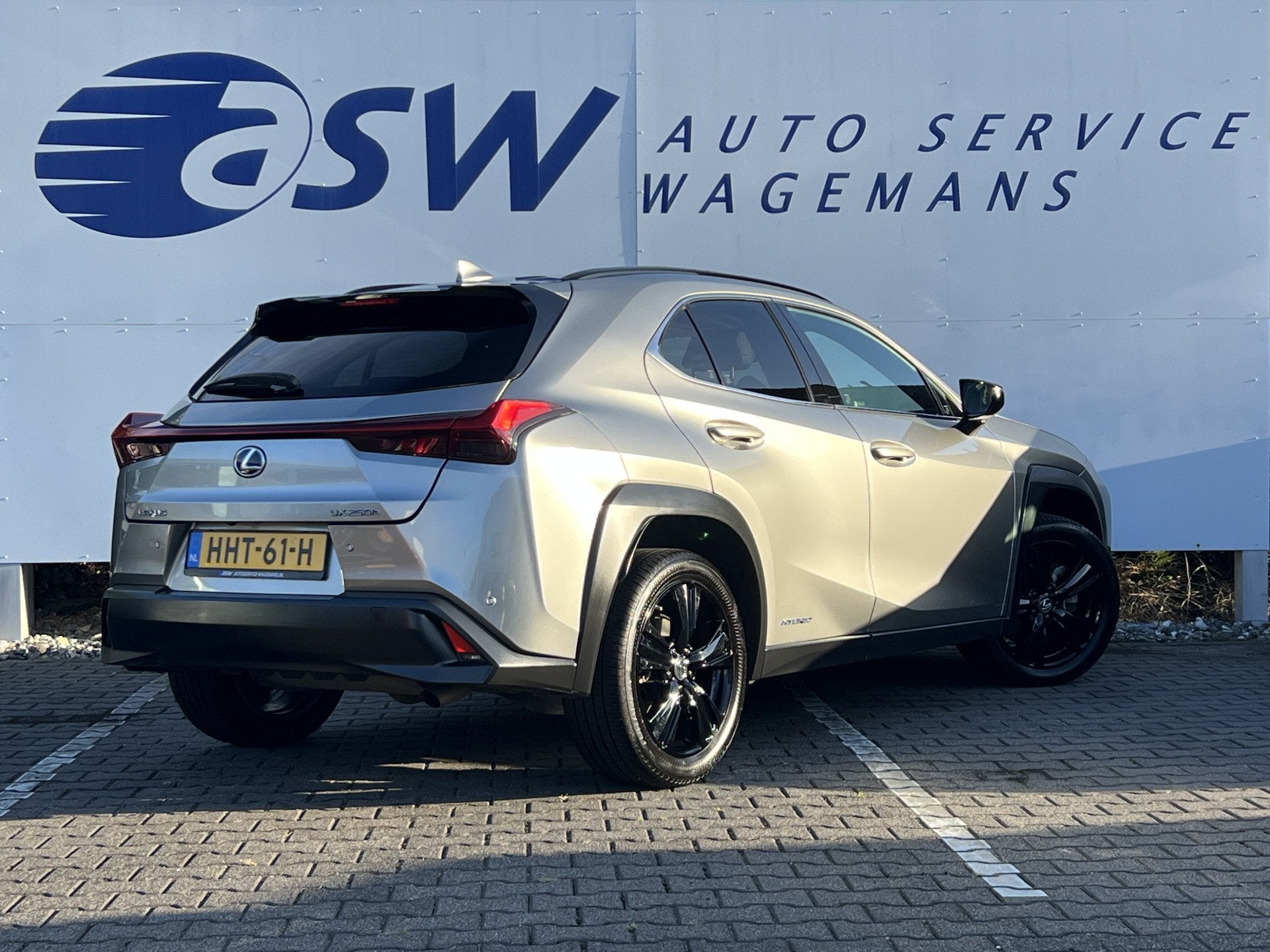 Lexus UX 250h Style+ Edition | ACC | Carplay | LED | 18 inch, Dealer onderhouden, Gebruikt, 4 cilinders, Met garantie (alle)