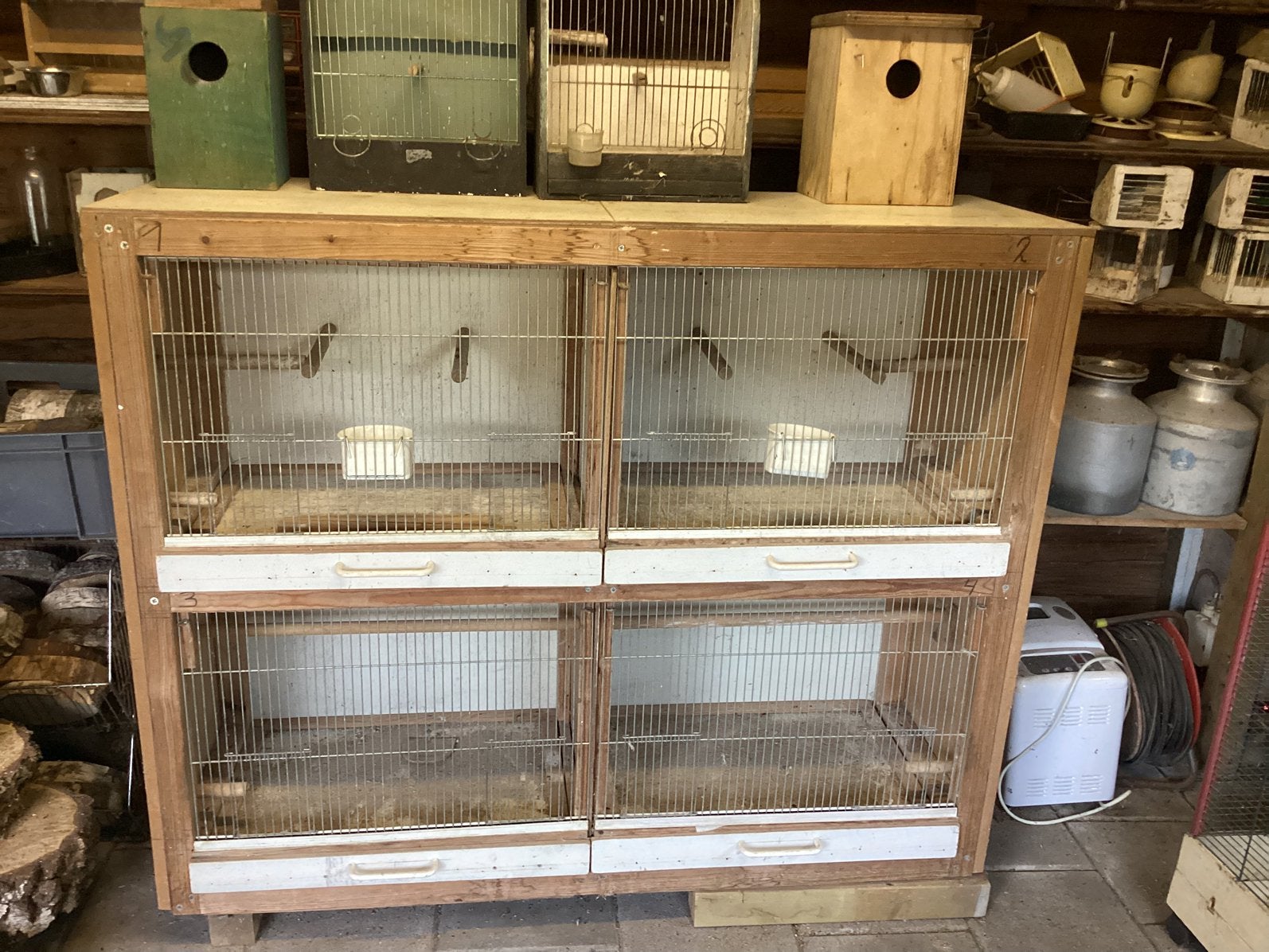 1 grote kooi,2 tentoonstelling kooitjes, Ophalen, Gebruikt, Hout, Broedkooi of Kweekkooi