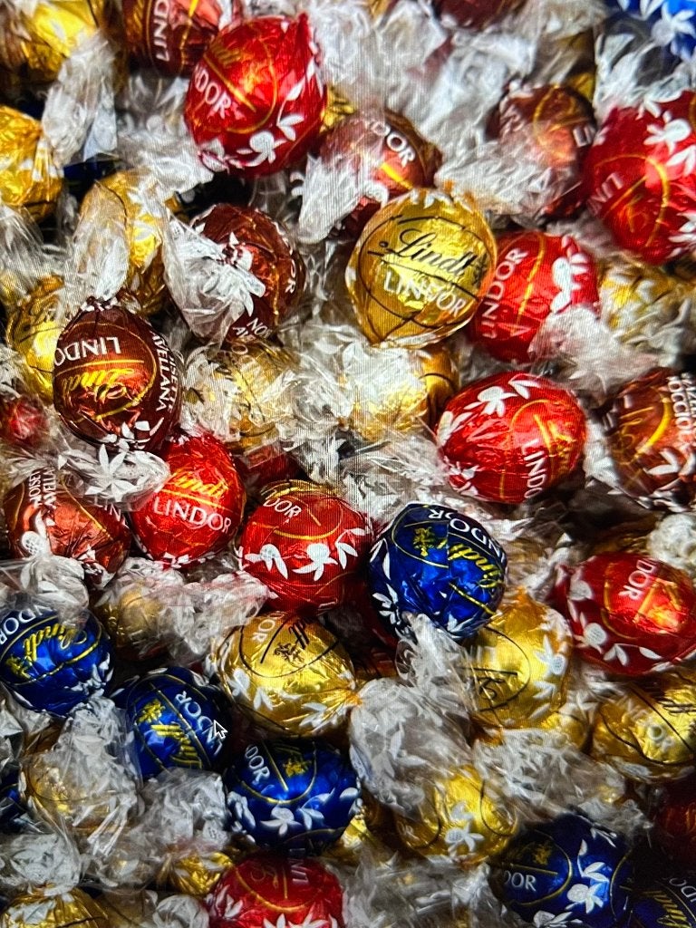 Lindt Chocolade Bollen MIX. Zakken van 2 kg  Spotprijs !!, Ophalen of Verzenden