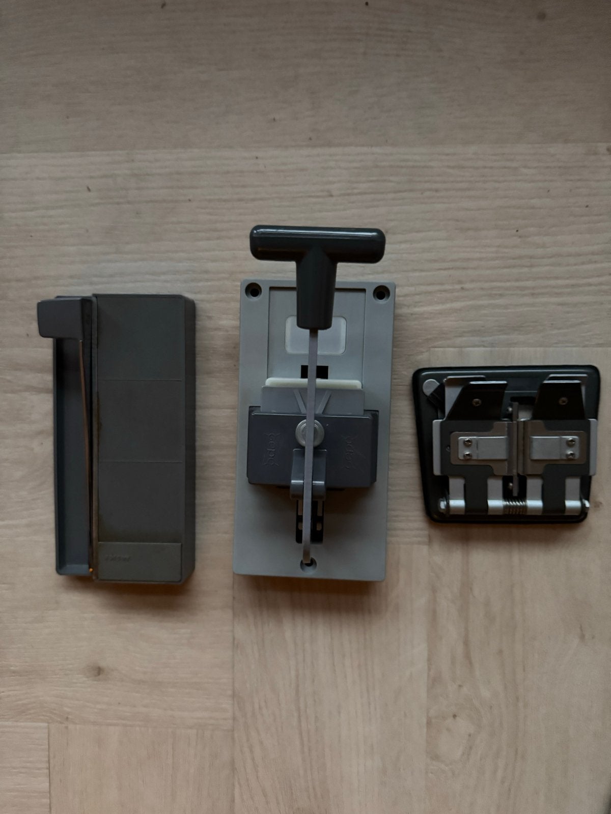 Knutselgereedschap set: pons, bindmachine, snijder, Ophalen, Gebruikt, Geschikt voor karton, Overige thema's