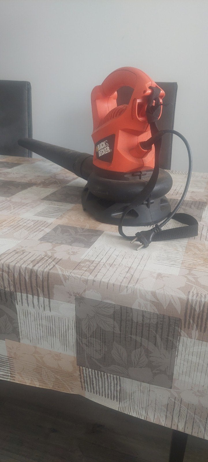een elektrische bladblazer Black Decker krachtig, Ophalen of Verzenden, Gebruikt, Elektrisch
