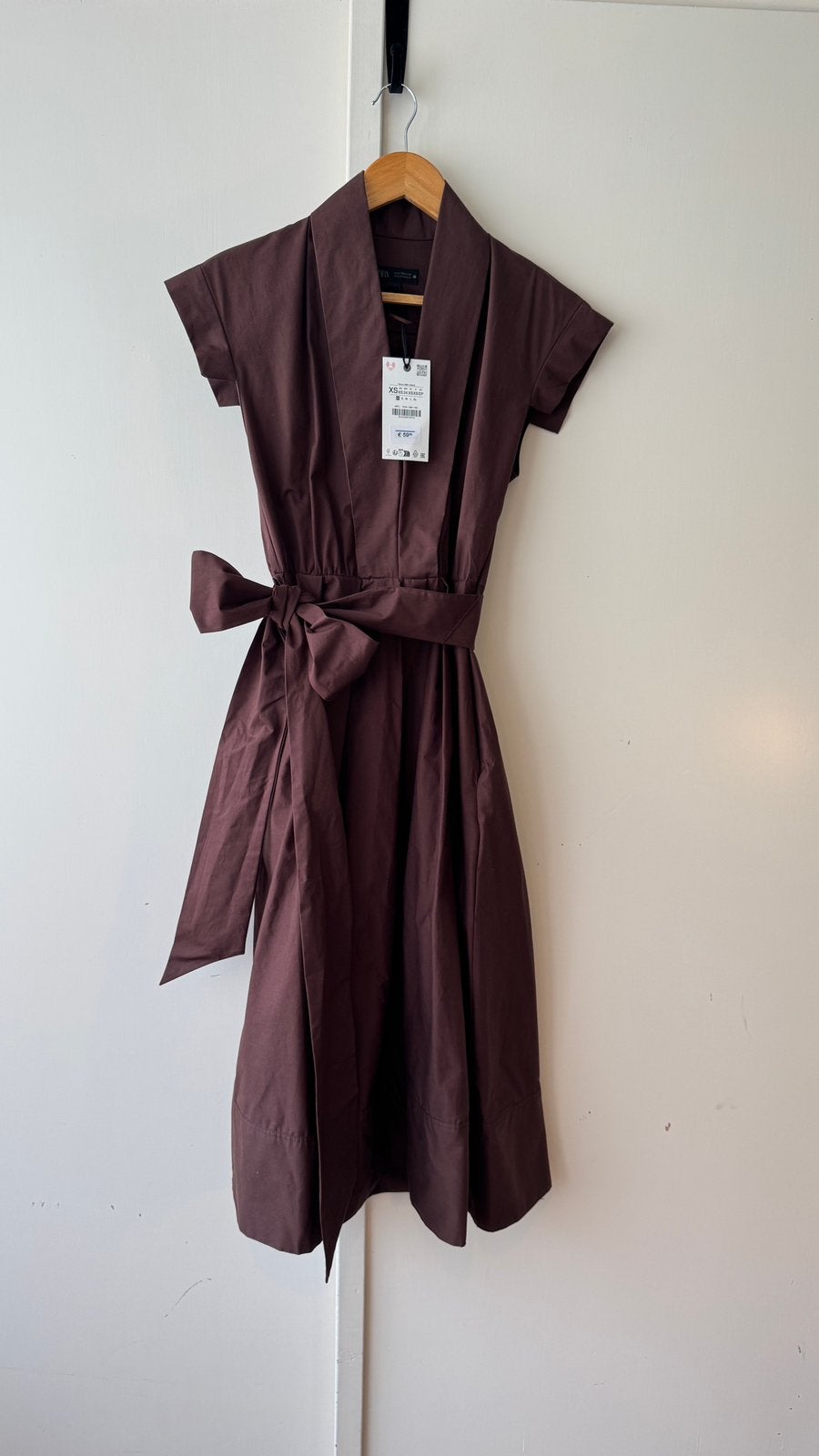 Nieuwe Zara midi jurk XS 34 chocoladebruin huidige collectie, Bruin, Nieuw, Ophalen of Verzenden, Maat 34 (XS) of kleiner