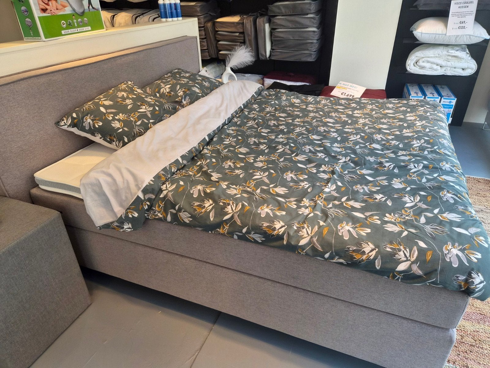 boxspring 180x200, Strak model, Tweepersoons, Ophalen of Verzenden, Zo goed als nieuw