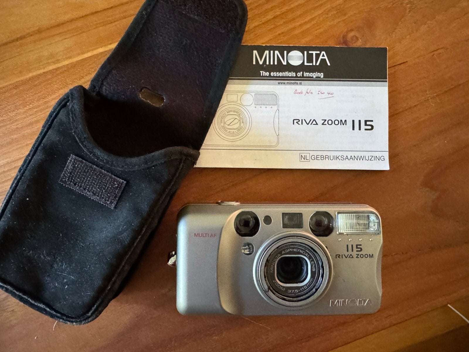 Minolta Riva Zoom 115 Compact Camera met Tasje en Handleidin, Audio, Tv en Foto, Fotocamera's Analoog, Ophalen of Verzenden, Gebruikt