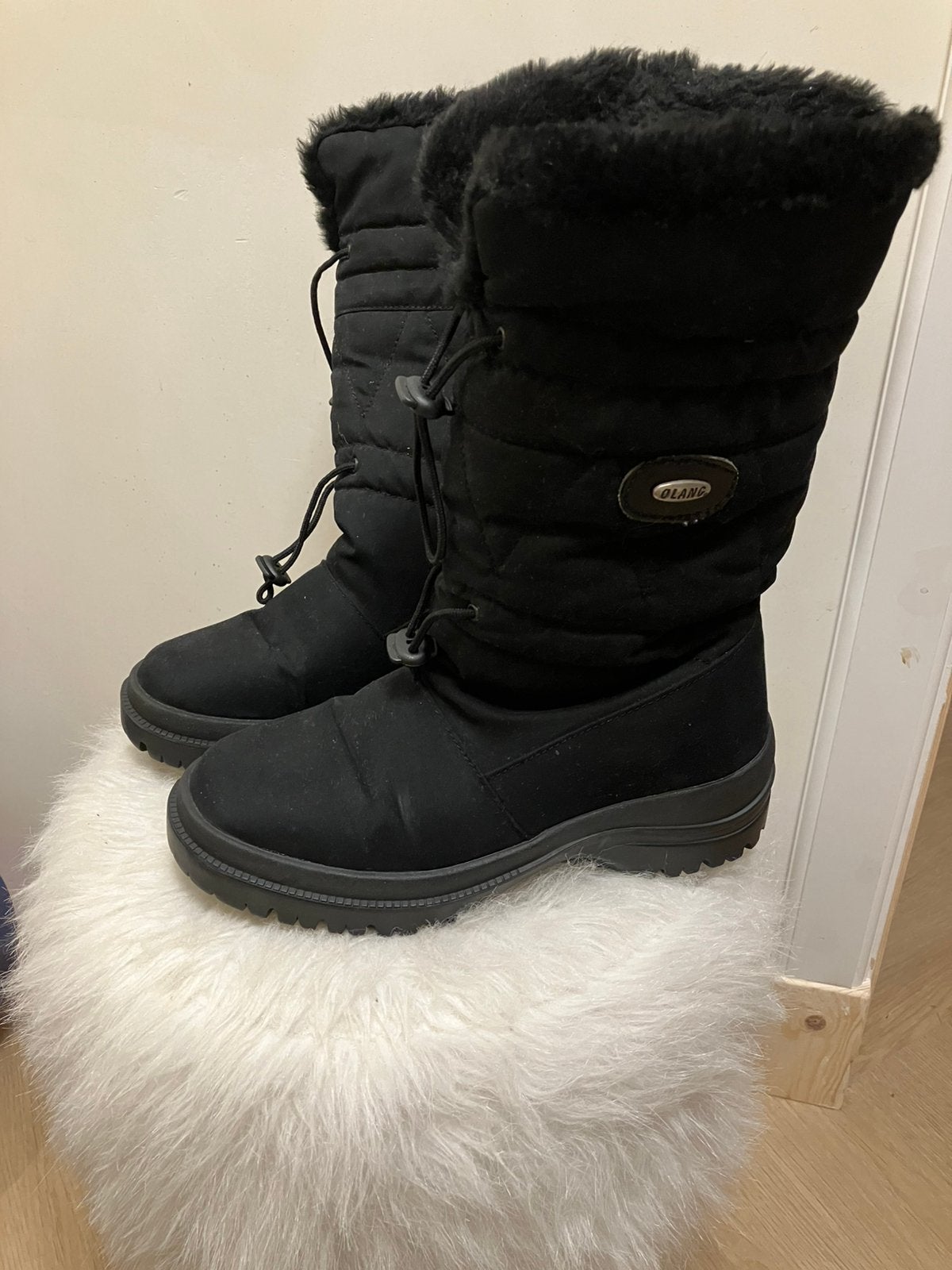 Moonboots olang mt. 38 zga nieuw zwart, Ophalen, Zo goed als nieuw, Maat 38/40 (M), Overige typen