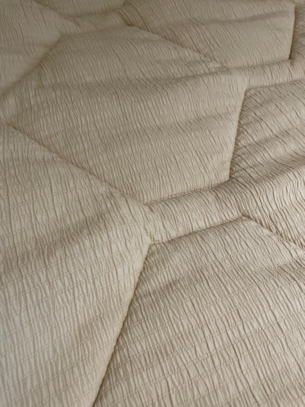 Dekbed twee persoons, Beige, Ophalen of Verzenden, Deken of Dekbed, Nieuw