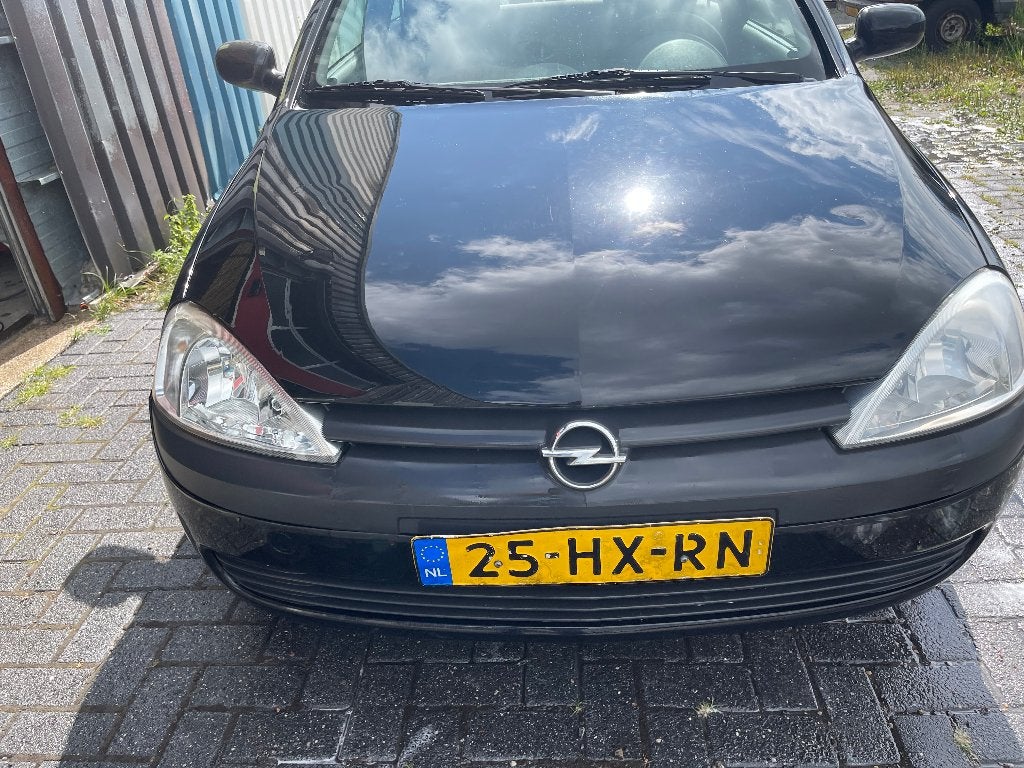 Opel Corsa 1.2 16V 3D 2002 Zwart, Auto's, Voorwielaandrijving, 450 kg, 74 pk, 31 €/maand